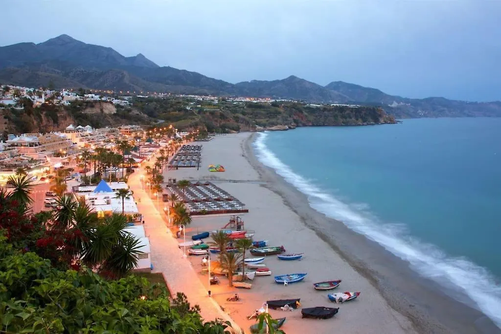 Luminoso Y Reformado Apartamento En Nerja 0*,