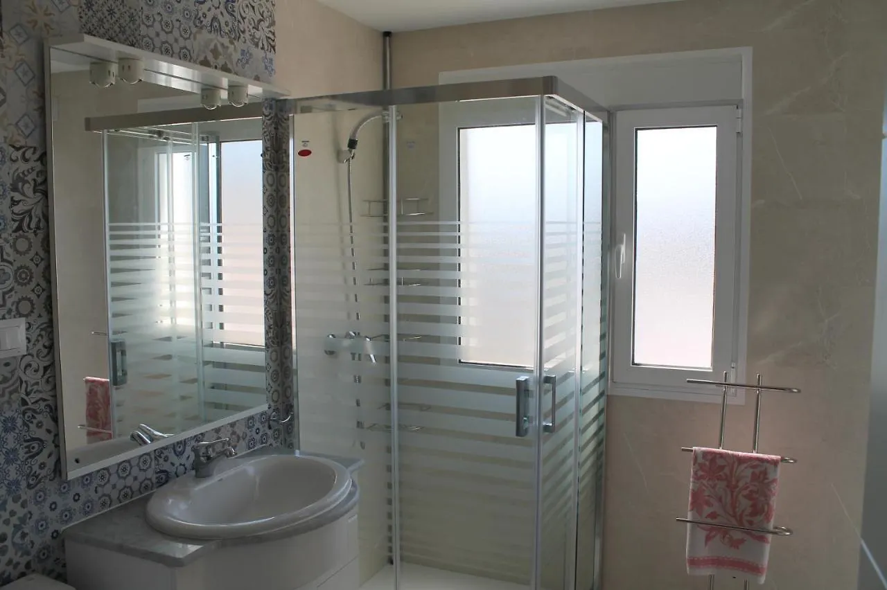 Luminoso Y Reformado Apartamento En Nerja
